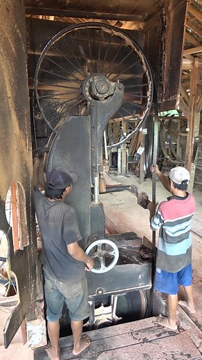 1.4M views · 6.3K reactions | isntal bandsaw to sawmill machine | Putirana Woodworker | Facebook