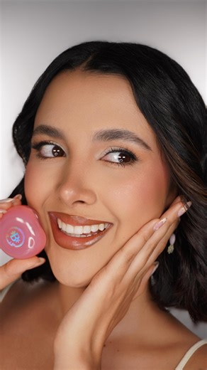 ⭐️Bloomshell_cosmetics⭐️ on Instagram: "¡Con BloomShell, lograr un look perfecto nunca fue tan fácil! 💄 Descubre nuestros indispensables que te harán brillar todos los días."