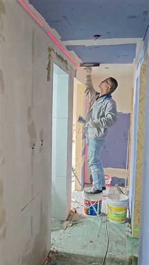Leveling and smoothing the wall surface using finishing plaster #popular #construction #skills #work