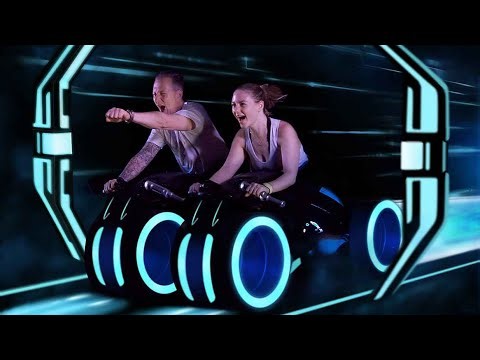 HOOP DE DOO REVUE at Walt Disney World | Magic Kingdom | CheersEars & Adam Hattan | APR 23