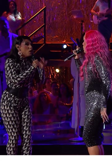 @Gloria Groove e @Grag Queen entregaram tudo cantando ‘Unholy’ no #MúsicaBoaAoVivo lá em 2022 😮‍💨🤩 #MúsicaMultishow