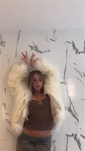 team_t8 on Instagram: "5 days till tatemas @tatemcrae . #tatemcrae #tate #christmas all rights to owner"