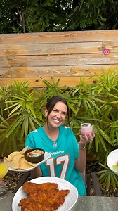 Catch all the big games at Sunset Grill 🏈Game Day Checklist: ✔️ Delicious Game Day Menu ✔️ Projector 📽️ and TVs at the bar to watch all your favorite sports. #ComeHomeToCoco #Sunset #Grill #Casino | Seminole Casino Coconut Creek