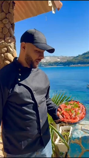 @restaurant_louiza_skikda on Instagram‎: "#restaurantlouiza الجمبري الملكي عند ماما لويزة شئ اخر ❤️"‎