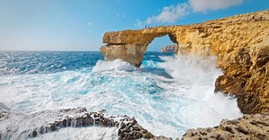 Cổng vòm đá Azure Window ở Malta đổ sụp xuống biển