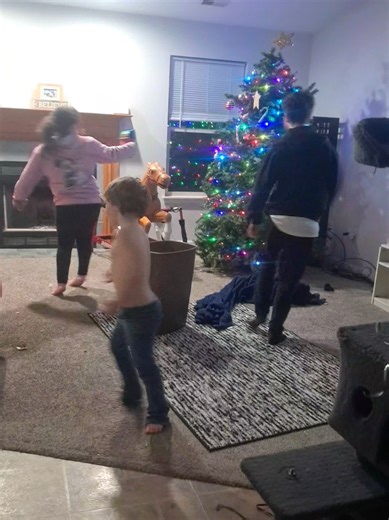 Welcome to the chaos that is my life #siblingsbelike #momtok #siblingcheck #momlife #momlife