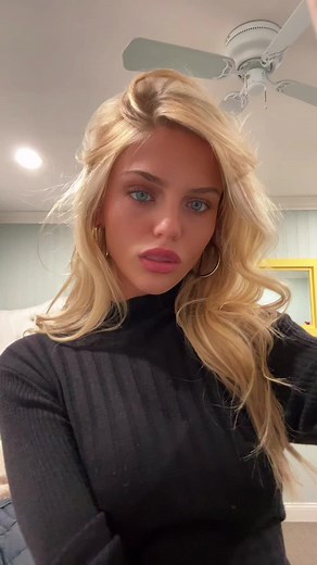 Merry Christmas with Tap Out Dance