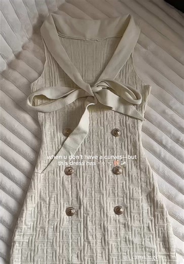 Stylish Curvy Elegance: The Perfect Dress for Every Occasion