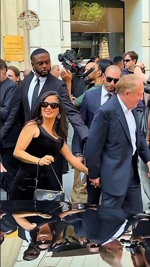 Salma Hayek Stuns in Elegant Black at Paris Fashion Week! 🖤✨ #salma
