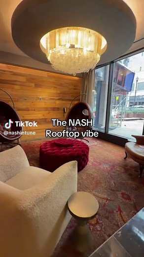 The rooftop hotel at The NASH now has a ton of greenery to make it a whole new vibe. The bus is still there, too 🚌 #bobbyhotelrooftop #bobbyhotelnashville #thenash