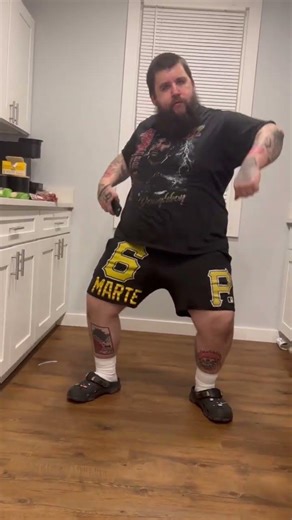 The dance when the pizza almost done 😭 #funny #shorts #memes #sexydexy #youtube