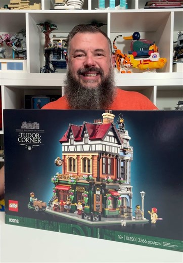 Building the LEGO Icons Tudor Corner Modular Set