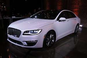 2017 Lincoln MKZ First Look Review