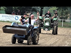 Große Traktorparade auf dem Festgelände in Kemnitz am 28.08.2022