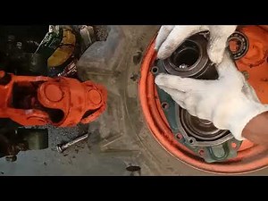 KUBOTA B7000,B7001,how to replace (L&R) rear axle seal