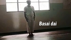 Ser o Kata. Basai dai. Treinar com lentidão amplia a atenção e o foco, ainda mais sobre o Hara. | Helio Arakaki Sensei