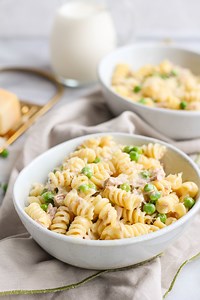 Creamy Garlic Parmesan Tuna Pasta & Peas - Zen & Spice
