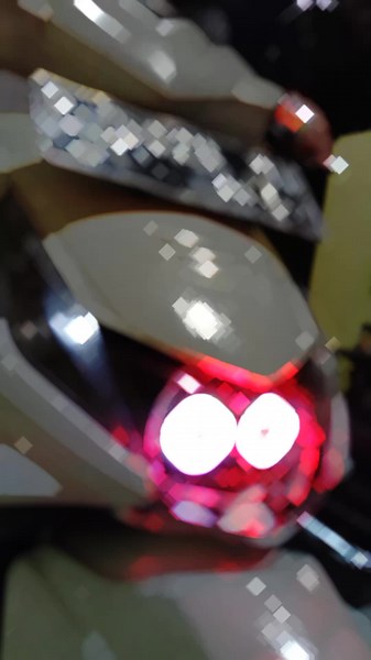 Custom headlamp isi'an D2 laser kuning putih Devil eyes merah ring putih black housing #CapCut #beatkarbu #beatkarbumodifikasi #biledbeat #biledbeatkarbu #beatkarbuindonesia #custombeatkarbu