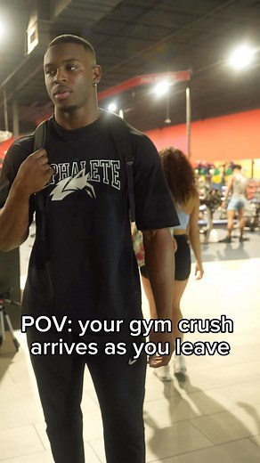 Chris Harris| Online Coach 🌎 on Instagram: "Might as well train abs😂 #gymhumor #viral #gymcrush #fitness #igreels"