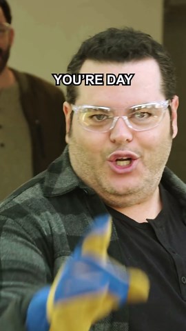 Josh Gad brings laughs and heart to Celebrity IOU