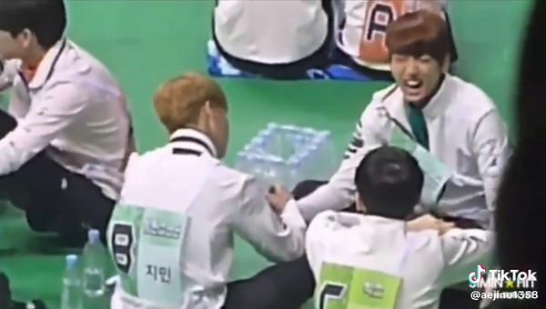 Ikonisk Jikook-øjeblik fra ISAC 2016