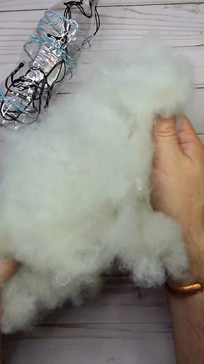 DIY recycled water bottle cloud light room decor craft idea. #cloud #easycraft #whimsicalaesthetic #diydecoration #recycledcrafts | Timm Sevitz