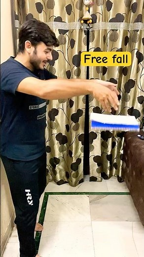 Free fall explained by experiment #scienceandfun #newtonfirstlaw #experiments #funwithphysics