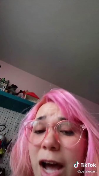 Creating Present in Animal Crossing: New Horizons