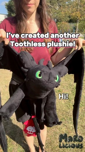 Marlene Sophie | Plush Artist on Instagram: "I present to you my „half-sized“ Toothless (Night Fury) plushie. It‘s 1 meter (39.5 inches) long and 1.5 meter (59 inch) wide, making it exactly half the size of my giant night fury plush. It was made as a commission for someone, so it‘s not for sale. Since I always shoot my videos in the park I get weird looks from people. 👀 I think I’ll never get used to them. It‘s my favorite size so far and I loved working on it! ❤️ The amazing pattern for this p