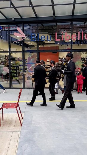 Il y a du monde et de l'animation pour l'ouverture du nouveau centre commercial Shopping Promenade à Claye-Souilly, mercredi 10 mars. | La Marne