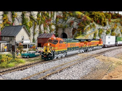 HO Scale Model Train - ScaleTrains BNSF HO Scale Dash 9 C44 9W