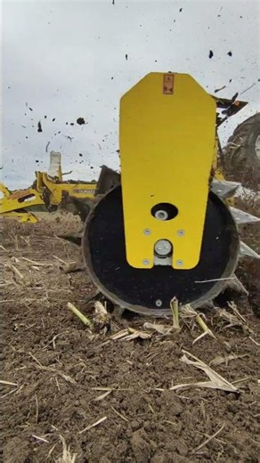 DURACUT TE Cutting rollers for fast, mechanical processing of plant residues and catch crops.