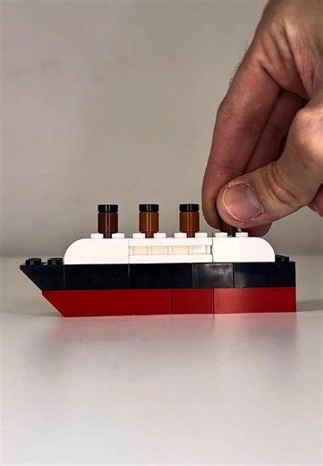 Big Ship 🚢 🌊 Titanic | Lego classic - very simple