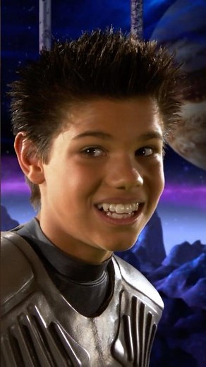 Team J̶a̶c̶o̶b̶ Taylor Lautner 🦈💥