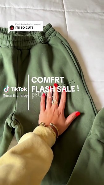 Spring Sale on Minimalist Comfort Sets in Colour Forest