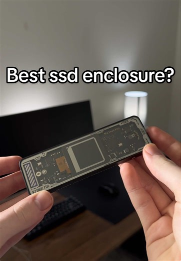 Best ssd enclosure out there, made out of solid aluminum alloy makes heat dissipation a breeze and allows for the ssd to be protected properly. It features a built in screen and 10 second power loss protection. It has two usb type c ports, one for straight power and one for the connection to your phone, pc, and or anything else that you use. #dockcase #ssd #fyp #tech #trending
