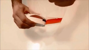 This kitchen gadget creates airtight seal that locks in freshness, and even liquids won't leak. Available here: http://bit.ly/2m3V3sT | Creative Inventions