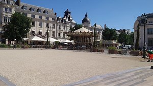 12K views · 114 reactions | La Place du Martroi se prépare à accueillir une étape du Pétanque Tour demain et mercredi avec Anna Maillard, Philippe Quintais, Bruno Le Boursicaud et Julien Lamour. | FFPJP (Fédération Française de Pétanque et de Jeu Provençal) | Facebook