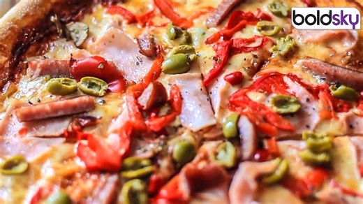 Junk Food Side Effects: Spicy and fast food trends are increasing rapidly, and this news serves as a major health alert. Regular consumption of junk food and fast food severely affects the digestive system. Lack of fiber, intestinal inflammation, infections, and in serious cases even intestinal perforation can occur. Teenage junk food habits are rising quickly among children and adolescents, which may prove life-threatening in the future. #junkfoodsideeffects #fastfoodhealthrisks #junkfooddanger