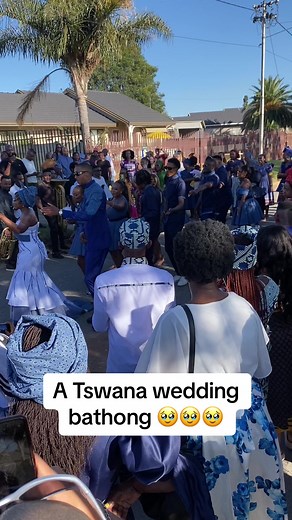 Beautiful Tswana Wedding Ceremony with Traditional Singing | SAMA28
