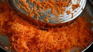 Scientists reveal why carrots curl up when cut longitudinally