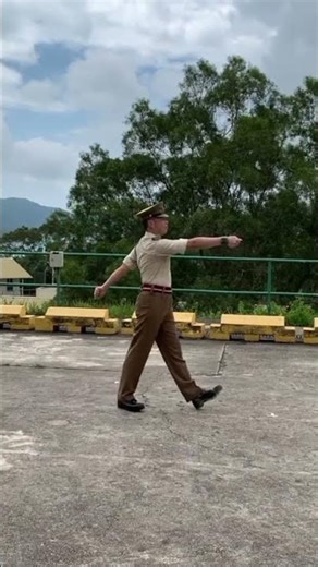 Marching and Halting in Quick Time #britisharmedforces #army #britishsoldier #armypersonnel #drill