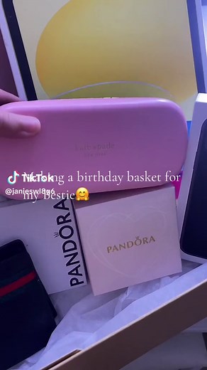 Bestie Birthday Basket Ideas and DIY Guide