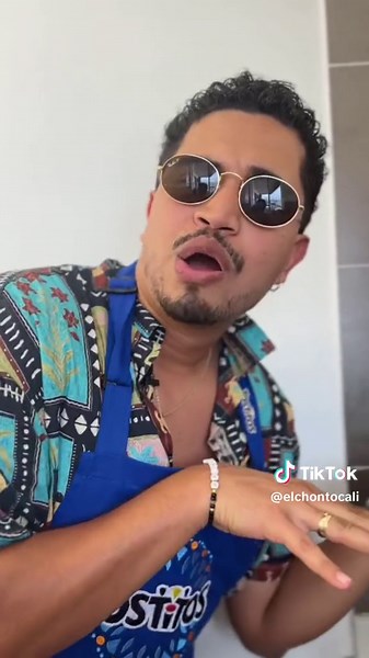 @Tostitos MI PRIMER RECETA 🥹 La combinacion perfecta es el chontaduro con miel 🤤 Lo mejor es comerlo con #Tostitos que llegó a colombia y ya pueden pedirlo en Rappi Turbo!!! ufff 🤯 que delicia! Reto a Bucaramanga @chefandy7 para que se hagan un Dipp mejor que este 🔥 @Tostitos Colombia #publicidad