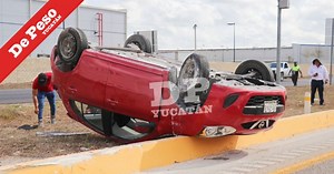 Espectacular volcadura en la Mérida-Campeche