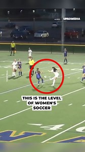 They play soccer in a very different way 🤦🏻‍♀️ | The Cracks