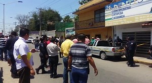 241K views · 715 reactions | Enfrentamiento entre presuntos delincuentes deja un muerto y dos heridos en la avenida Mario Brown de la ciudad de Villahermosa. Conozca los detalles de esta y más información en #HechosTabasco a las 2:30 de la tarde por Azteca 13, canal 6 local y 10 de cable. | TV Azteca Tabasco | Facebook