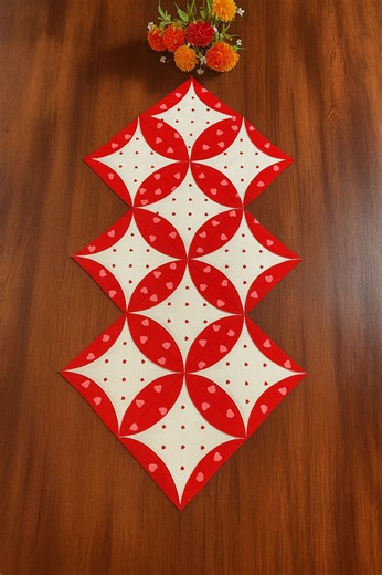 My Hobby is Quilting | Cathedral Window Quilt Table Runner ❤️ | Facebook