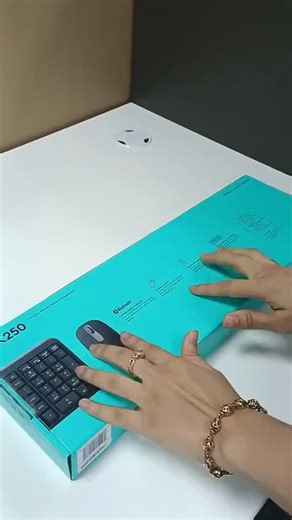 Daytech Computers Kenya on Instagram: "Logitech MK250 Bluetooth Wireless Mouse and Keyboard Combo: Fast & Easy Connectivity, Compact Wireless Keyboard, Ambidextrous Mouse, Durable Build - Windows/MacOS - Graphite Connection Type: Bluetooth 4.0 Key Layout: Full-size 104-key design with dedicated numeric keypad Switch Type: Low-profile membrane Power Source: 2 x AAA batteries (pre-installed) Wireless Range: 33 feet (10 meters) Auto-Sleep Mode: Yes @6499ksh"