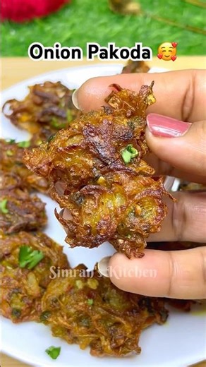 Crispy Onion Pakoda Recipe | Easy Tea Time Snacks Recipe #shorts #snacks #recipe #pakoda #food #yt